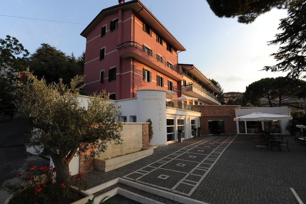 Albergo La Pace Segni ภายนอก รูปภาพ